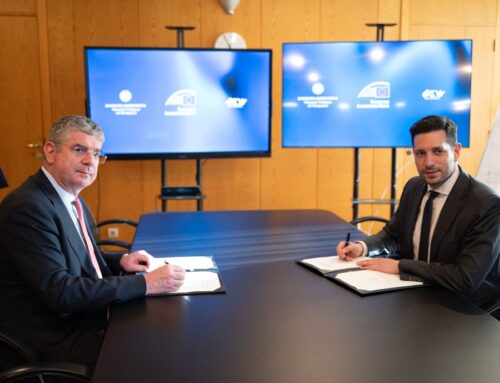 Στρατηγική συνεργασία του Υπουργείου Υποδομών Μεταφορών και της Ευρωπαϊκής Τράπεζας Επενδύσεων για την ενεργειακή υποστήριξη των ηλεκτρικών λεωφορείων στην Αθήνα